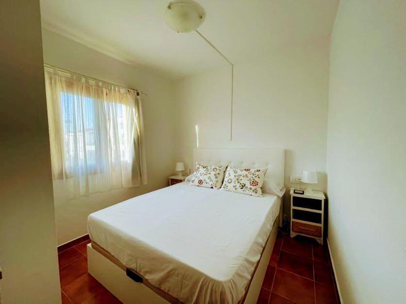 Precioso Apartamento Residencial Con Piscina Cala En Porter  Esterno foto